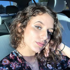 Meet your Posher, Avery